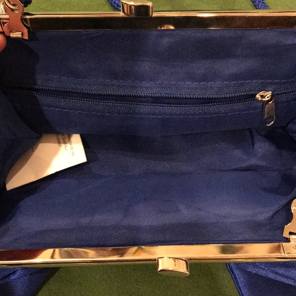 💙Royal blue satin clutch💙 - Picture 4 of 6
